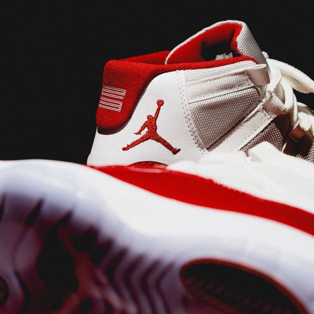 AIR JORDAN XI 11 “CHERRY” MENS SIZE 12 DEADSTOCK NEW - Picture 3 of 7